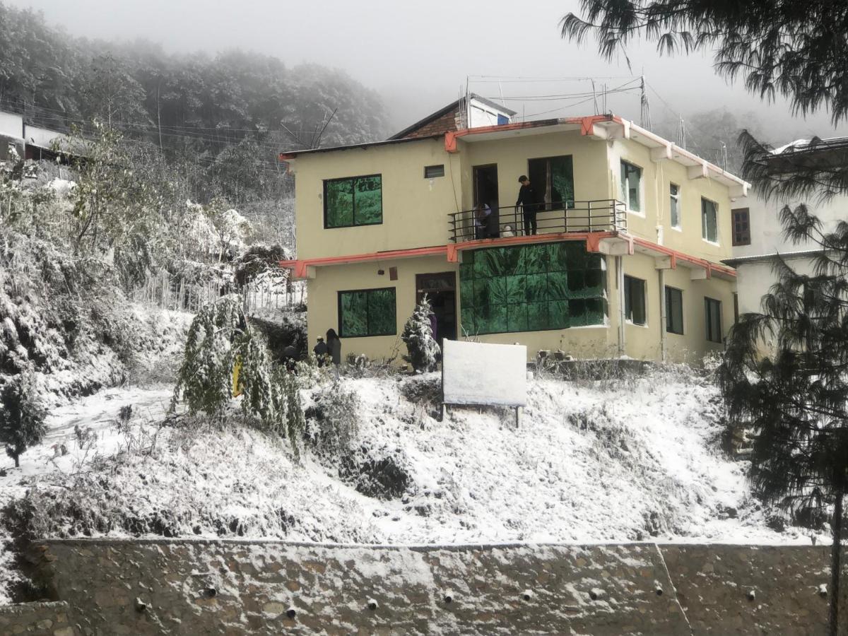 Nayagaun Village Resort ナガルコット エクステリア 写真