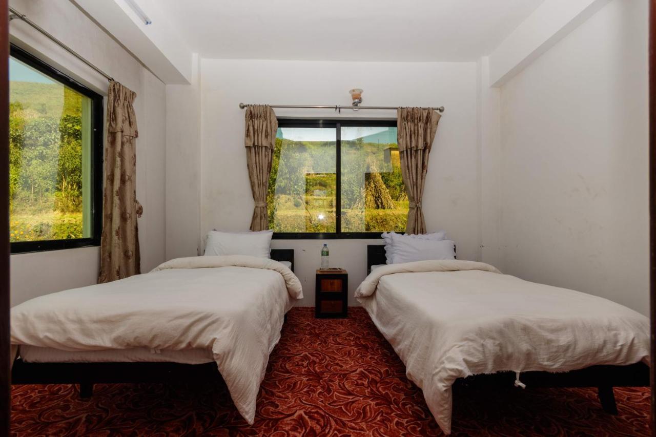 Nayagaun Village Resort ナガルコット エクステリア 写真
