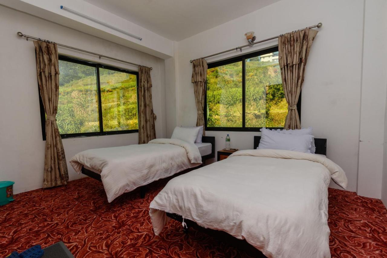 Nayagaun Village Resort ナガルコット エクステリア 写真