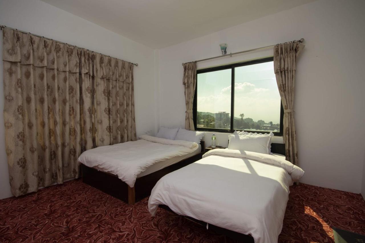 Nayagaun Village Resort ナガルコット エクステリア 写真