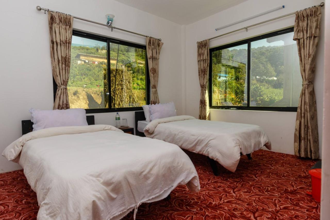 Nayagaun Village Resort ナガルコット エクステリア 写真