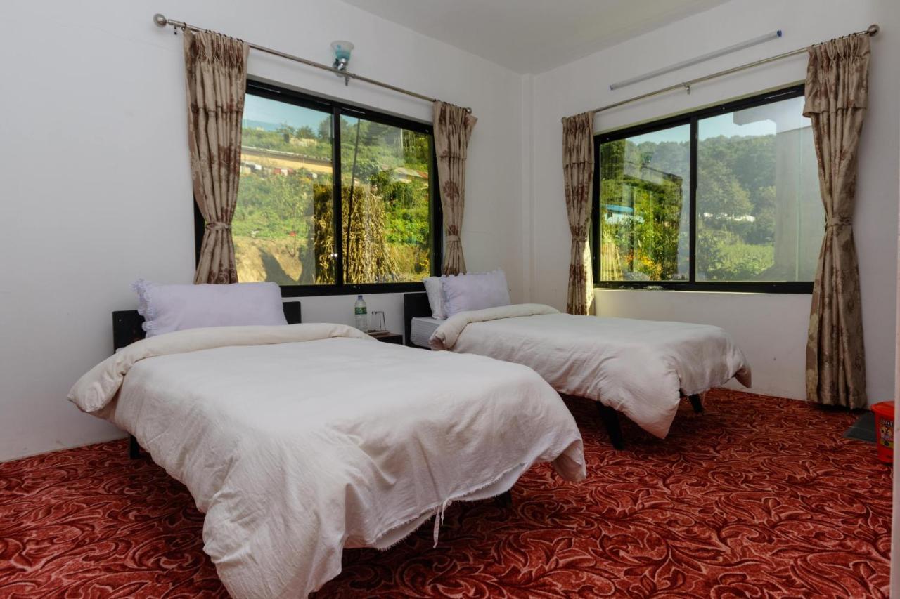 Nayagaun Village Resort ナガルコット エクステリア 写真