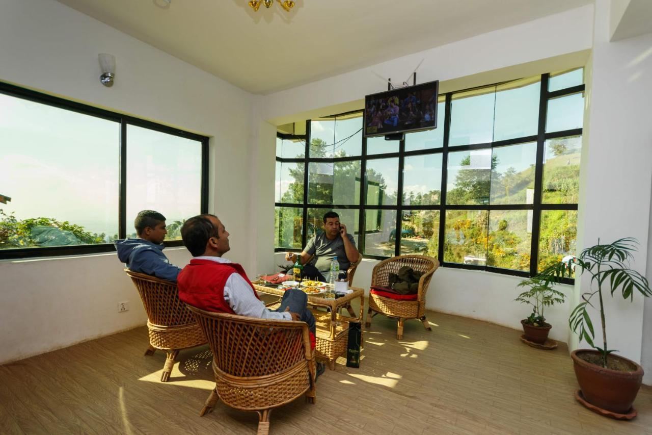Nayagaun Village Resort ナガルコット エクステリア 写真