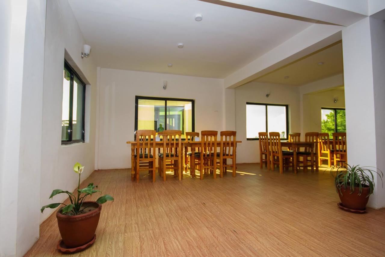 Nayagaun Village Resort ナガルコット エクステリア 写真